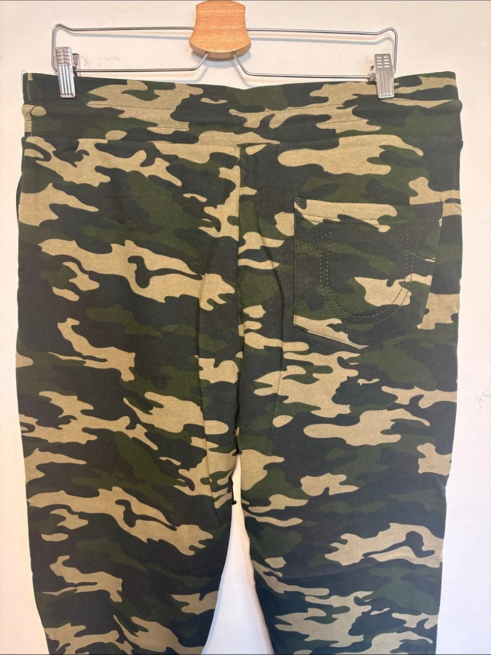 TRUE RELIGION Camo Logo Jogger Pants Green Size L Style 105339